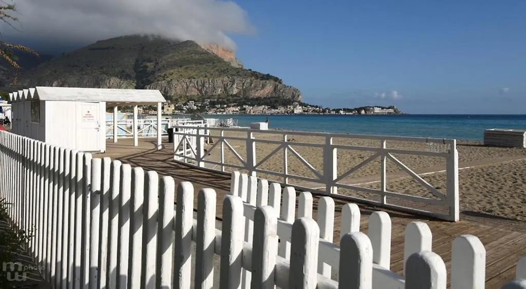 Home Vintage 67 Mondello Palermo 0*,  Italy